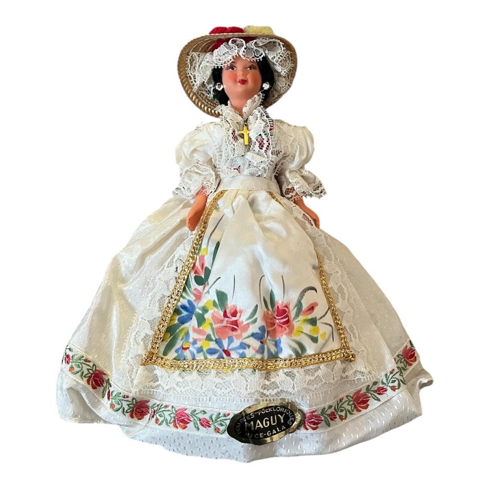 Vintage Poupees Folkloriques Doll